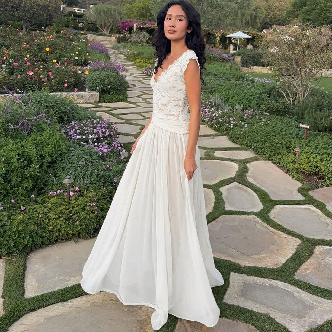 New winter style sheer V-neck lace-trimmed maxi dress