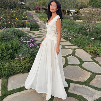 New winter style sheer V-neck lace-trimmed maxi dress