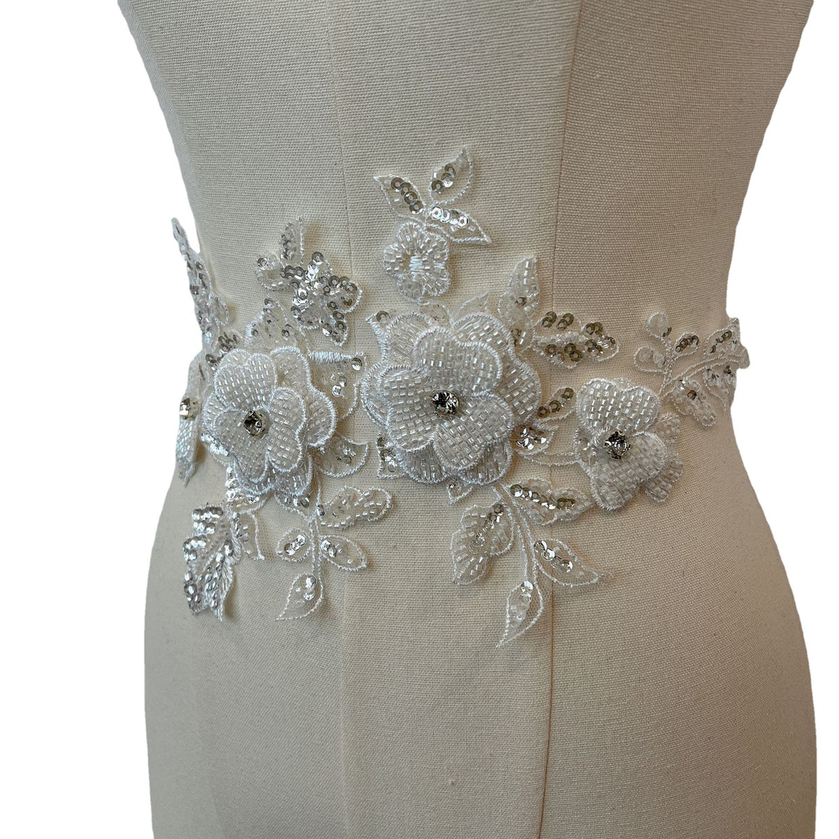 New off-white haute couture three-dimensional mesh rose bead appliqué wedding dress headdress tulle embroidery piece appliqué