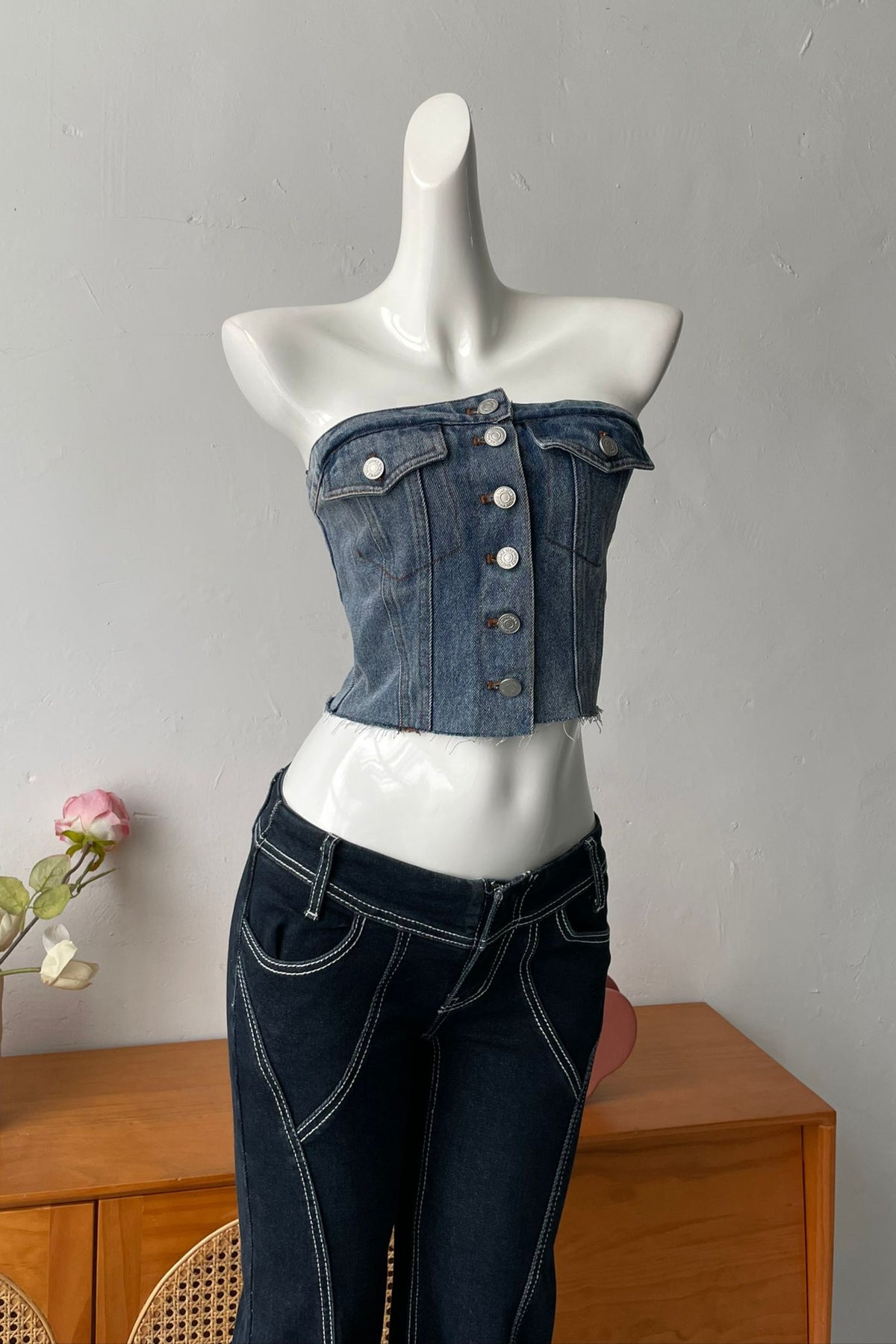 8-button denim tube top in blue
