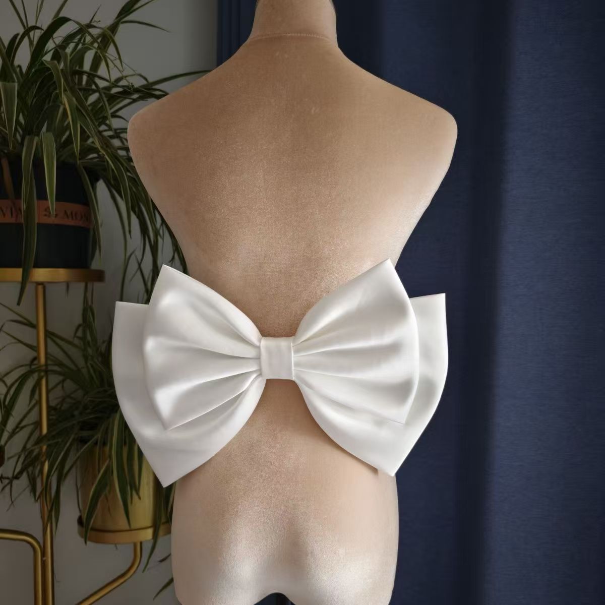 Double-Layer Oversized White Satin Giant Back Bow Bridal Accessory