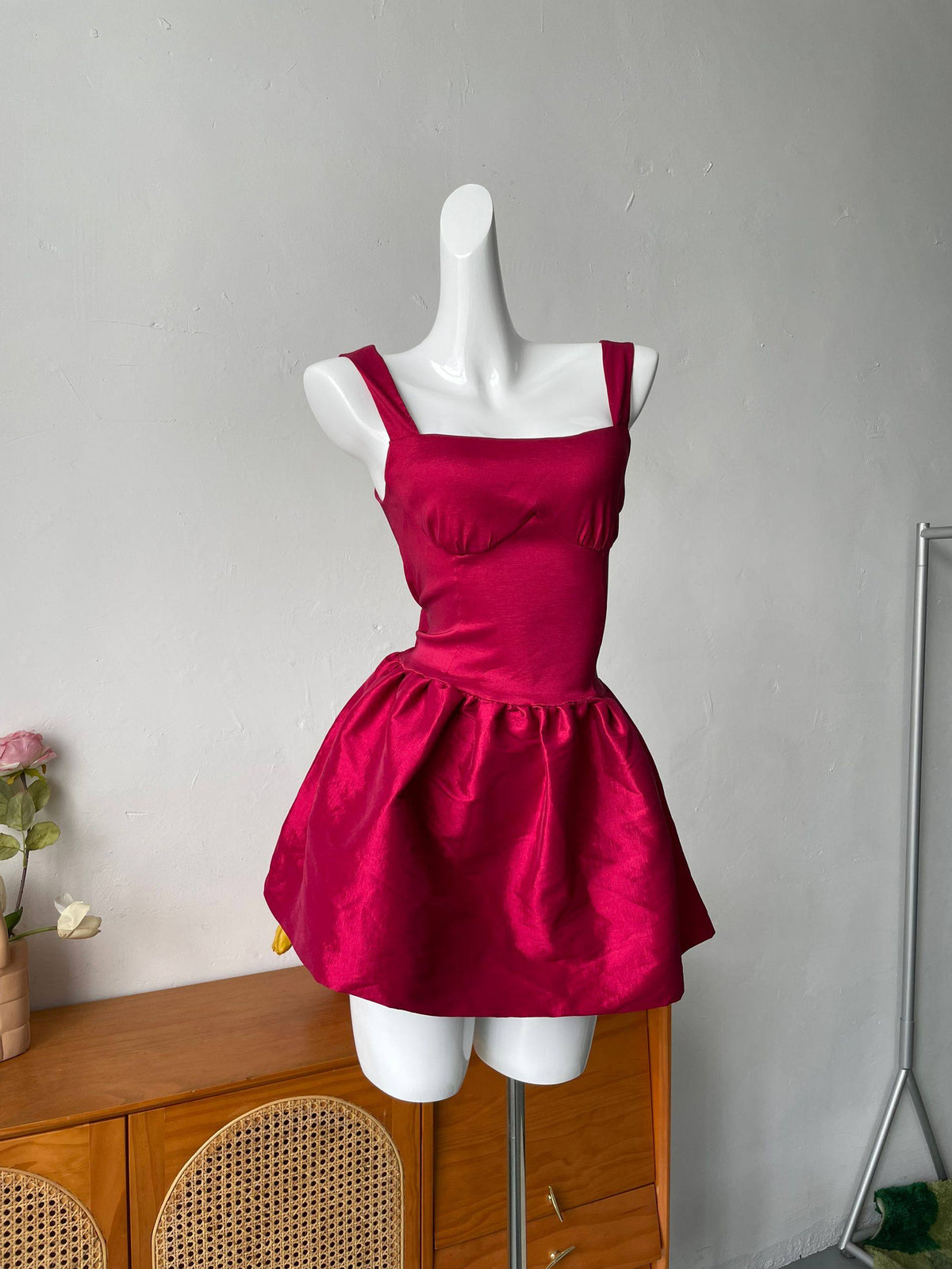 camisole waist slim sleeveless mini dress in red