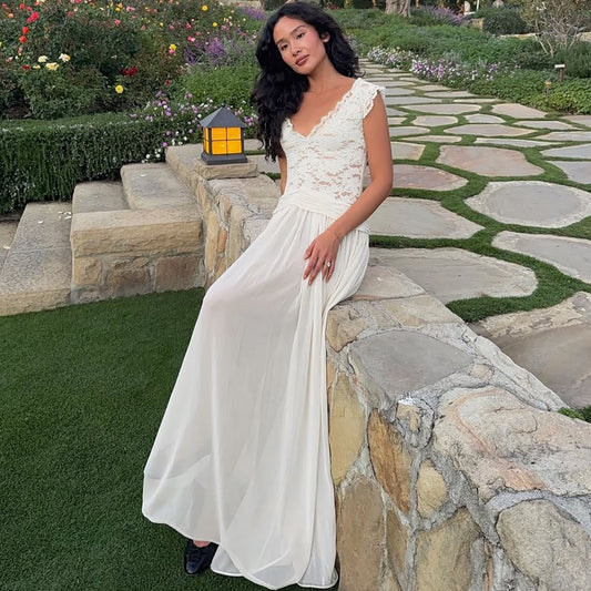 New winter style sheer V-neck lace-trimmed maxi dress