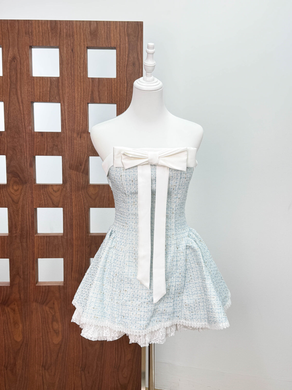 Bow woven lace tube top mini dress in pink