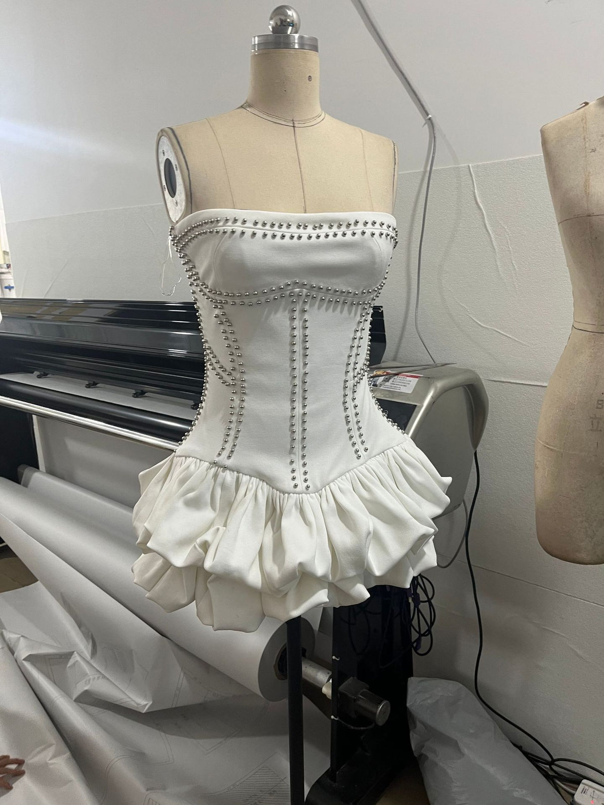 regina strapless puffy mini dress in off-white