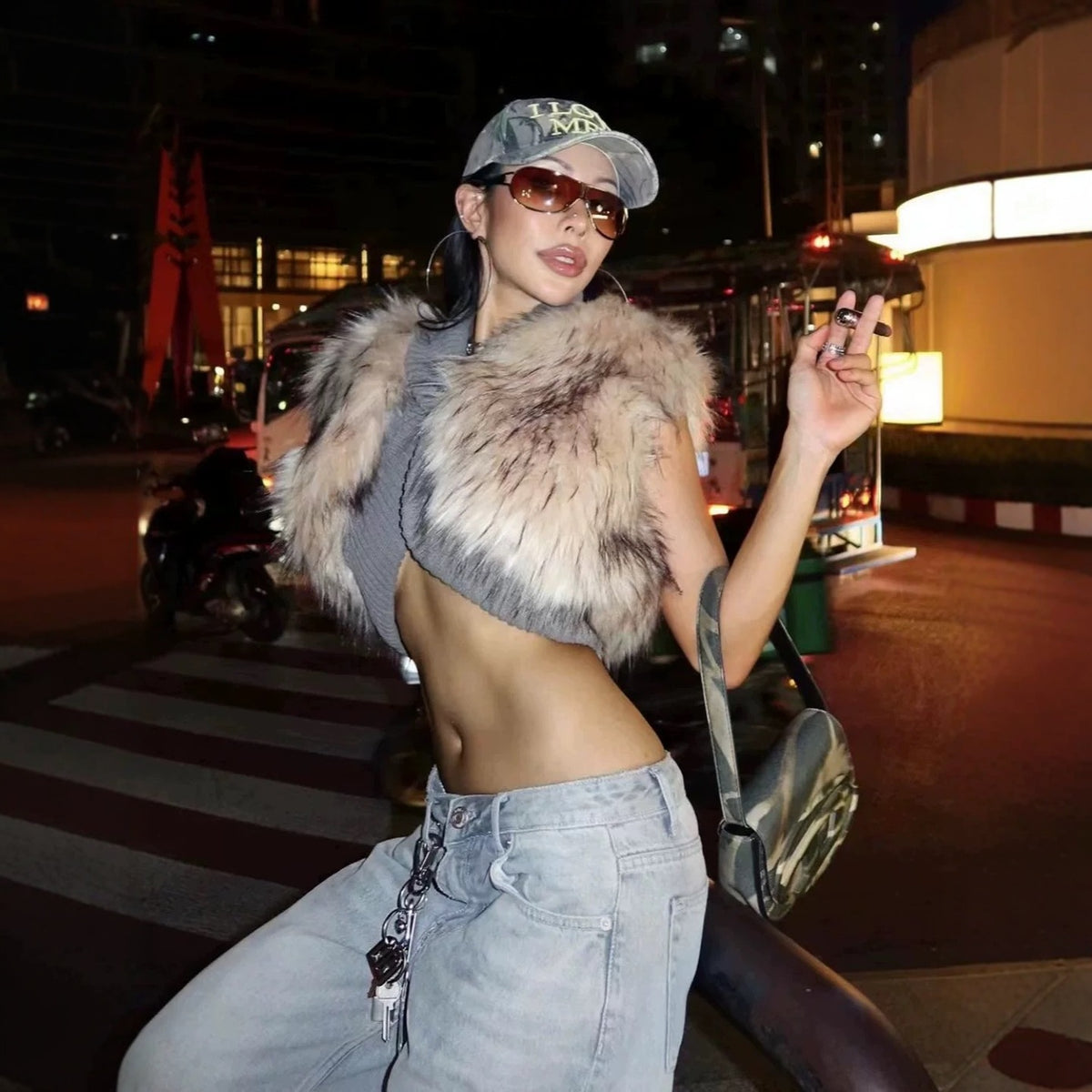 Sleeveless shoulder fur patchwork cropped jacket