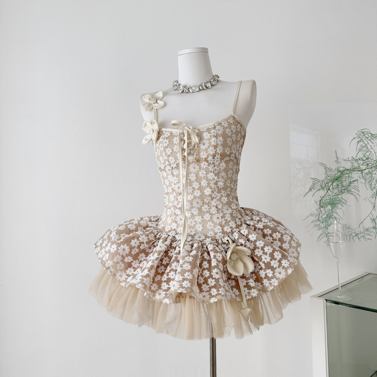 eleanore Lace-trim floral-decorated slip mini dress in apricot