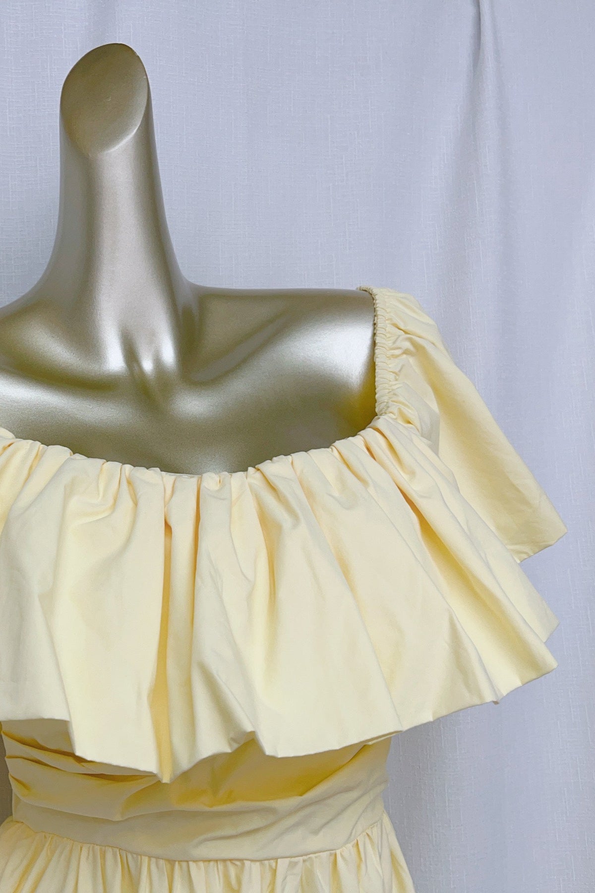 Ruffle Off-Shoulder puffy Mini Dress in yellow