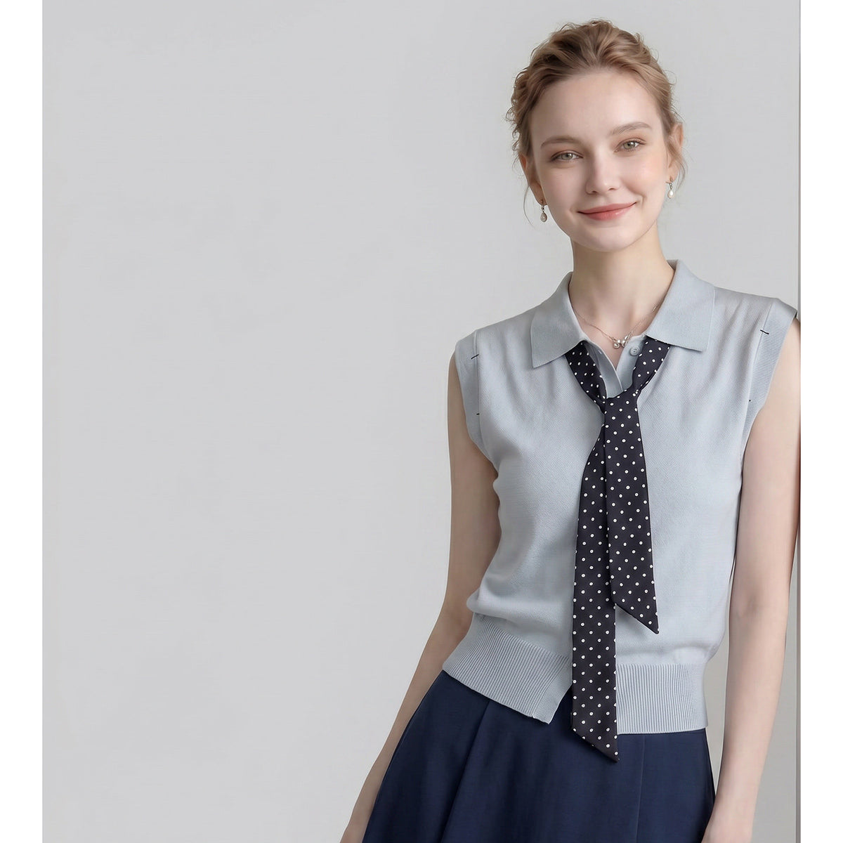 Polo Collar Sleeveless Knit Top With Polka Dot Tie