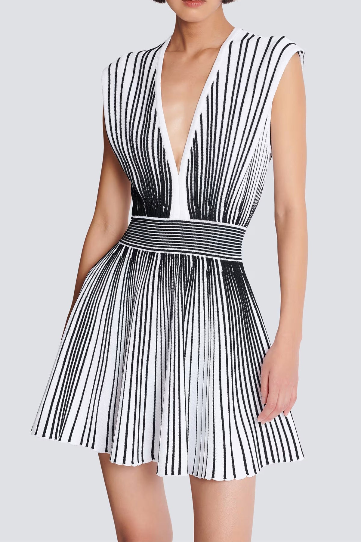 Two-tone v-neck sleeveless flared knit mini dress