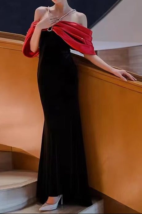 Tove Off Shoulder Velvet Maxi Dress - Red