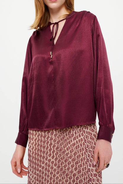 Viscose blouse in burgundy