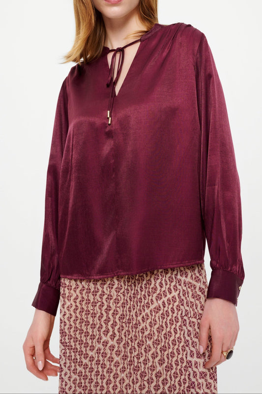 Viscose blouse in burgundy