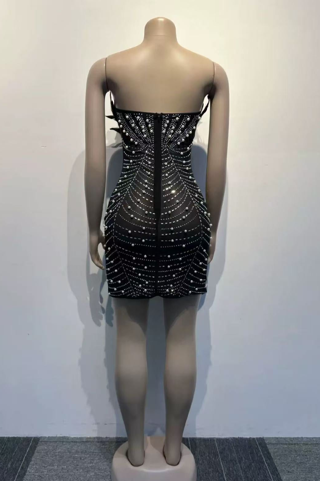 STRAPLESS FEATHER PEARL MINI DRESS