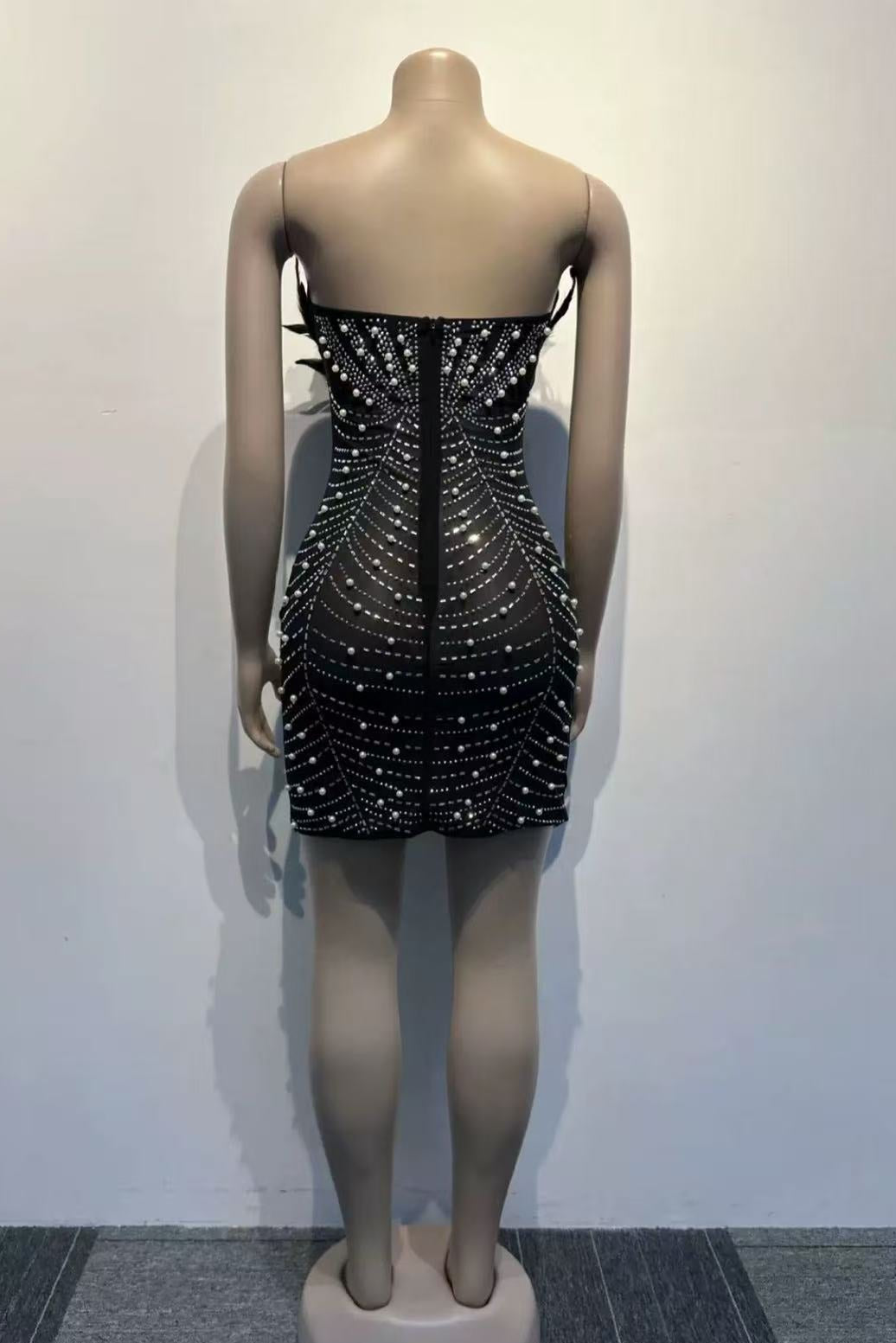 STRAPLESS FEATHER PEARL MINI DRESS IN BLACK