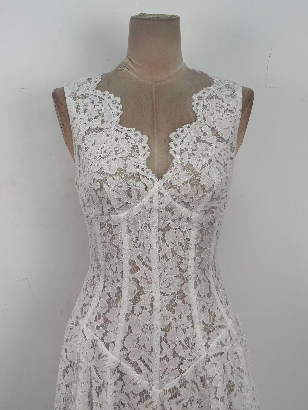White Floral Lace A-Line Midi Dress with Keyhole Neckline