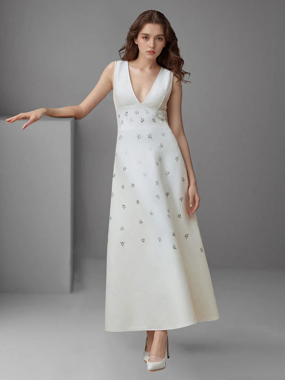 lily diamond V-neck midi dress in white