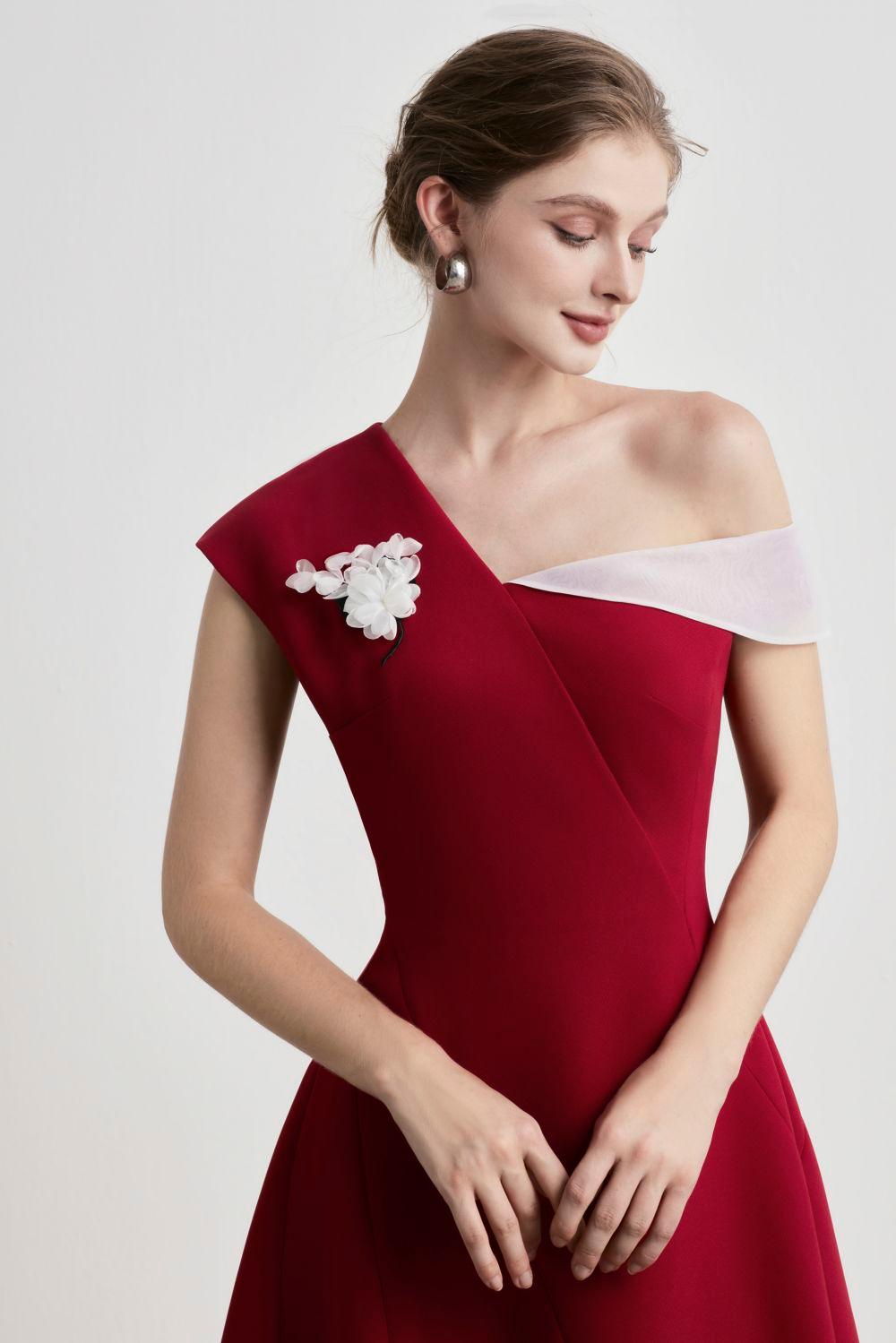 A-LINE ASYMMETRIC SLEEVED PUNTO MIDI DRESS