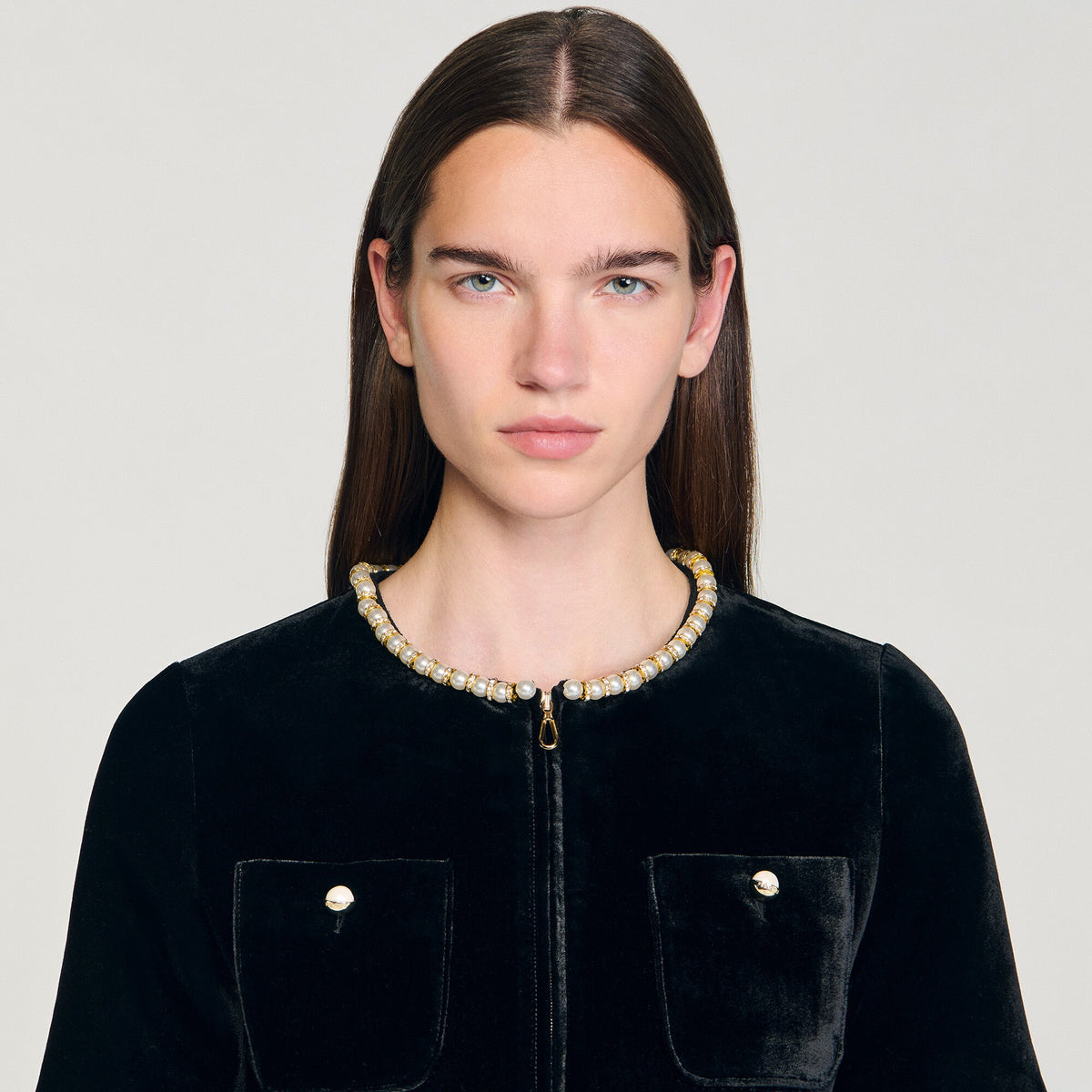 Pearl-trimmed collar zipper velvet pleated dress in black