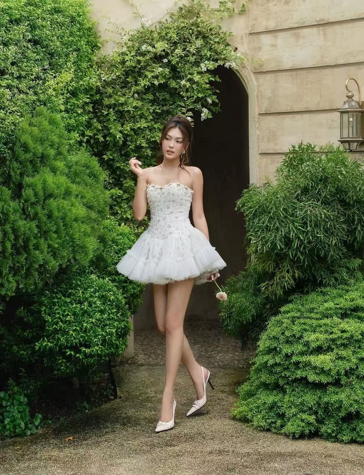 irene floral print strapless tulle mini dress in white