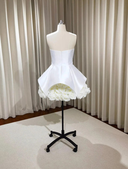 SALLY STRAPLESS FLOWER MINI DRESS IN WHITE