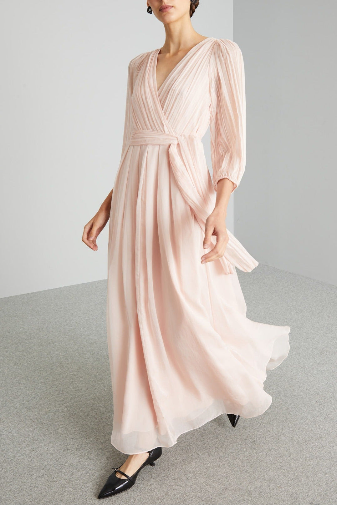Long chiffon V-Neck dress