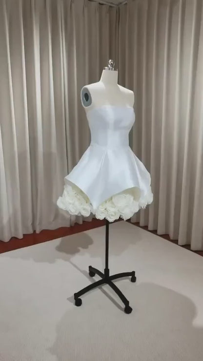 SALLY STRAPLESS FLOWER MINI DRESS IN WHITE