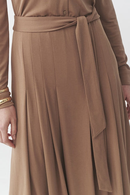Drawstring waist midi dress in brown