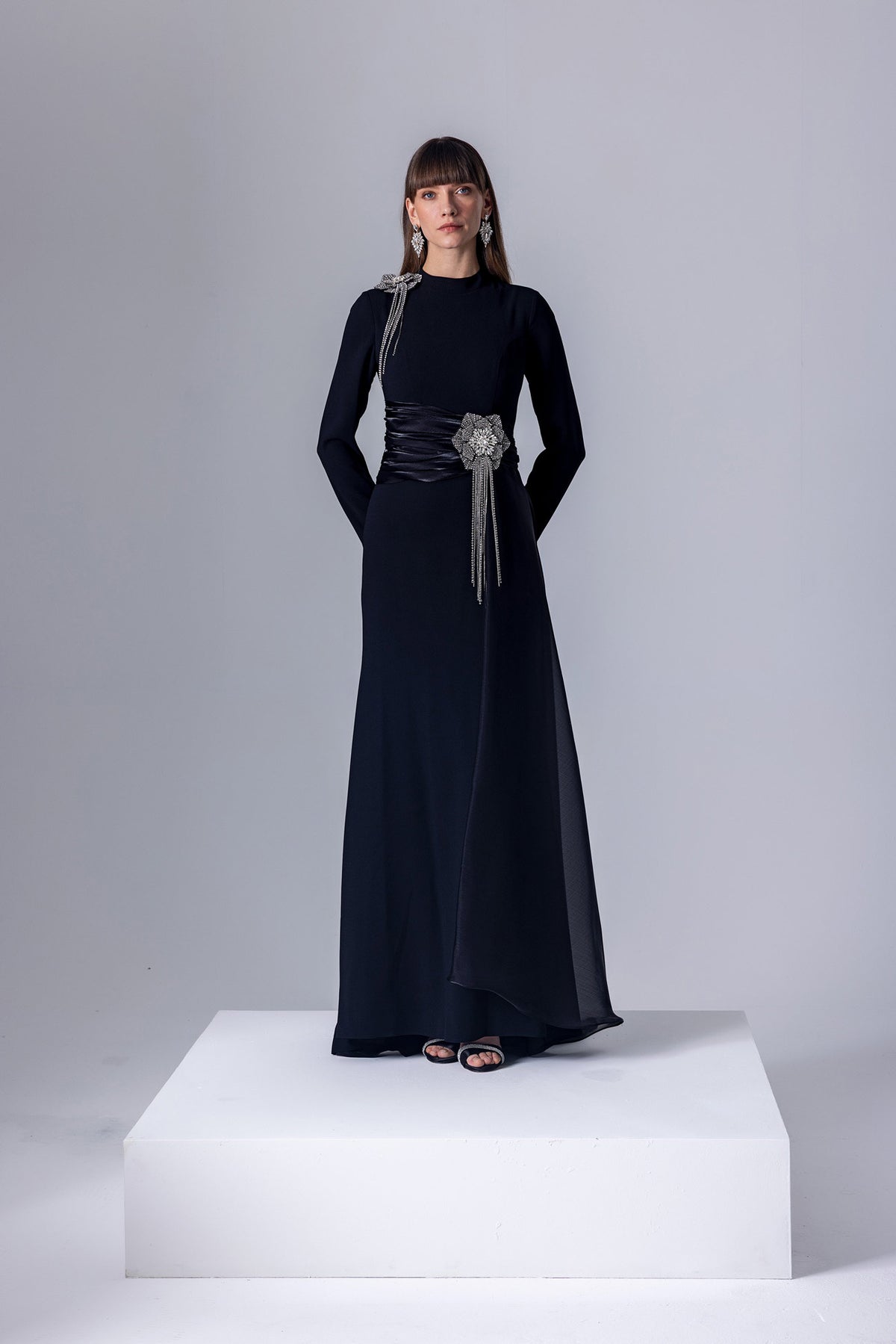 crystal flower Long-sleeve lace pleated maxi dress in blue