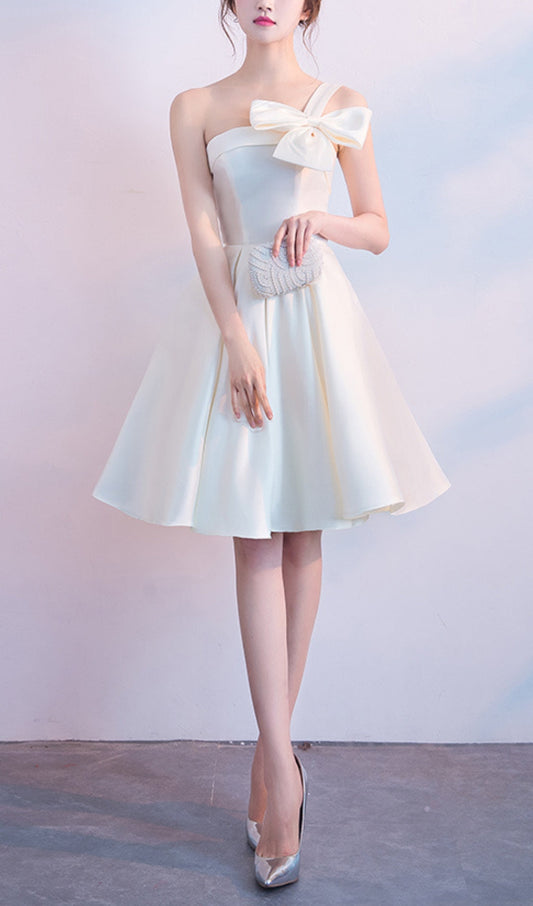 STRAPLESS BOW MINI DRESS IN WHITE