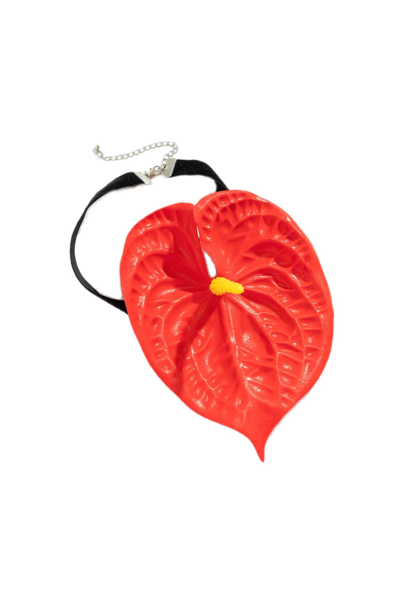 RED FLOWER VELVET CHOKER