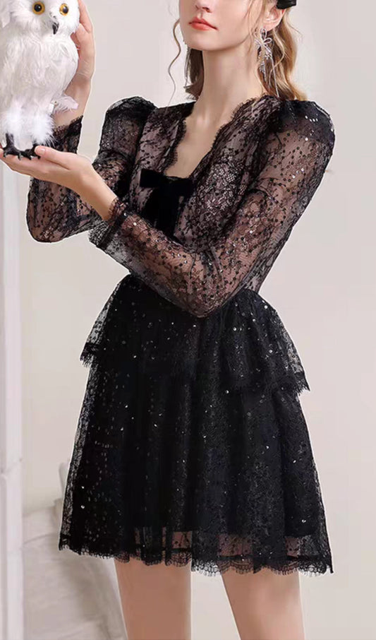 LACE V-NECK LONG SLEEVE MINI DRESS IN BLACK