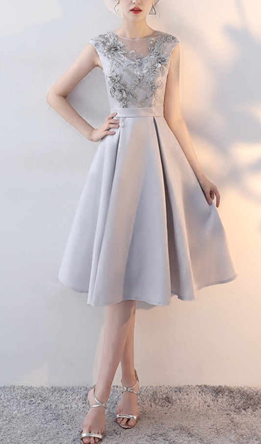 GRAY LACE APPLIQUÉ MIDI DRESS
