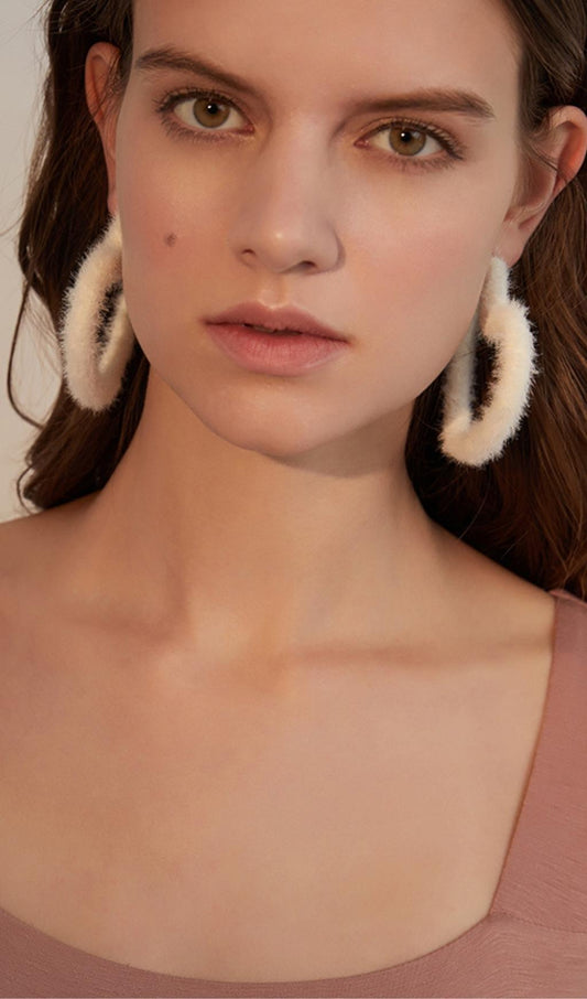 WHITE LOVE-SHAPED PLUSH EARRINGS