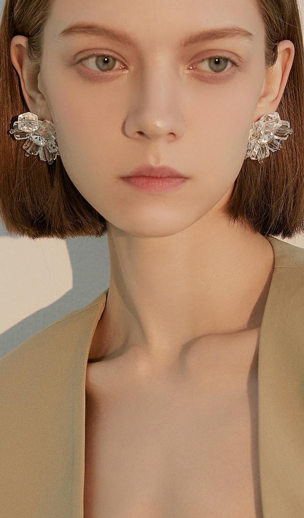 WHITE CRYSTAL 3D FLOWER EARRINGS