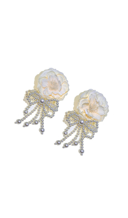 WHITE FLOWER PETALS ACRYLIC EARRINGS