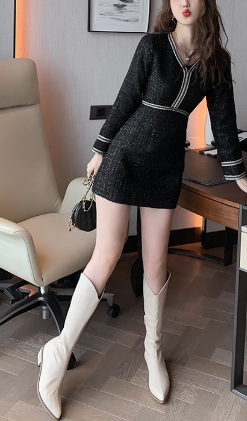 V-NECK LONG SLEEVED MINI DRESS