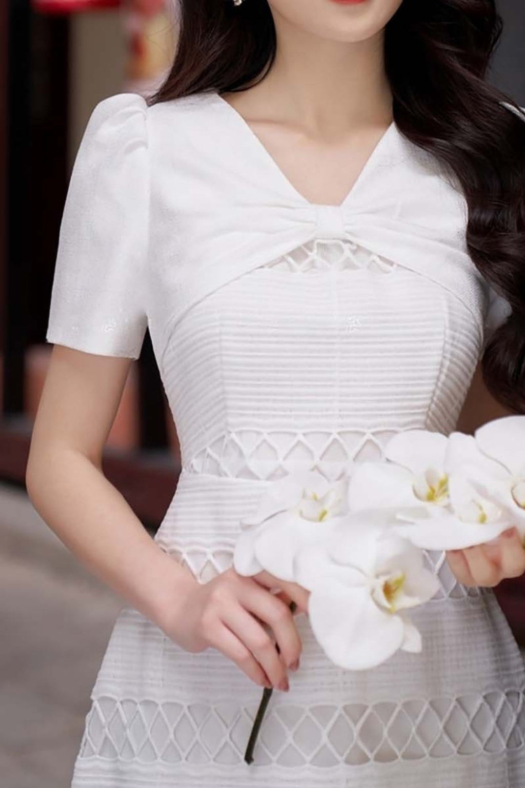 LACE EMBROIDERY MIDI DRESS IN WHITE